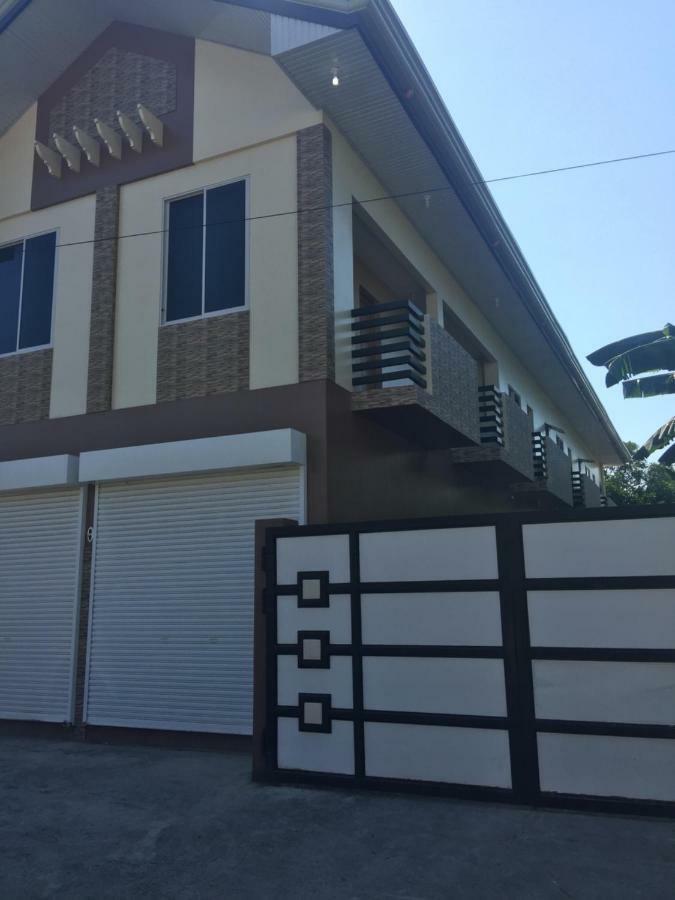 Estilo Apartment 2-Storey Clarin  Exterior photo